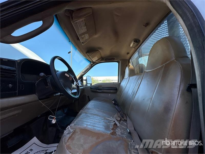 Ford F-450 Platformas/izkraušana no sāniem