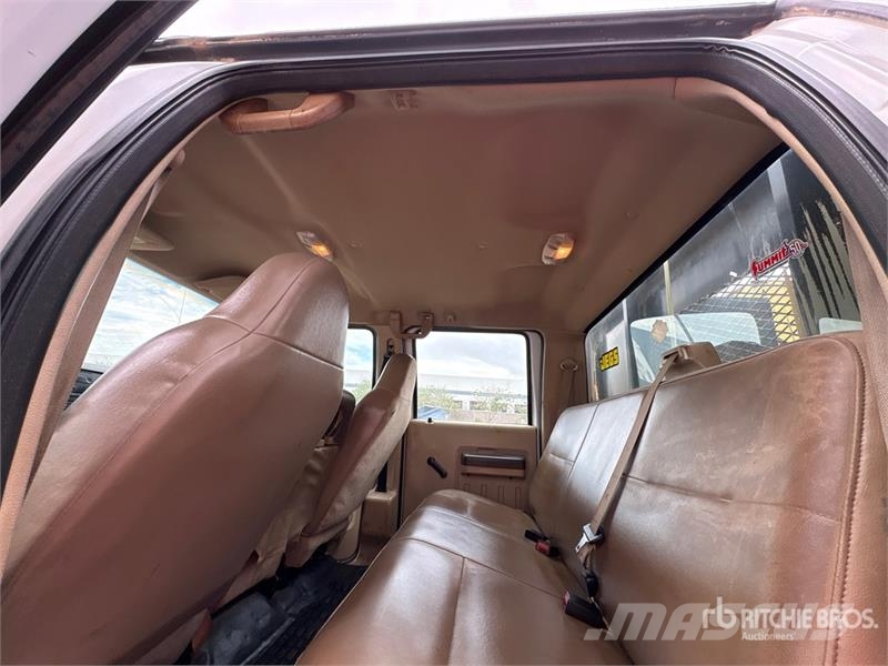Ford F-450 Platós / Ponyvás teherautók