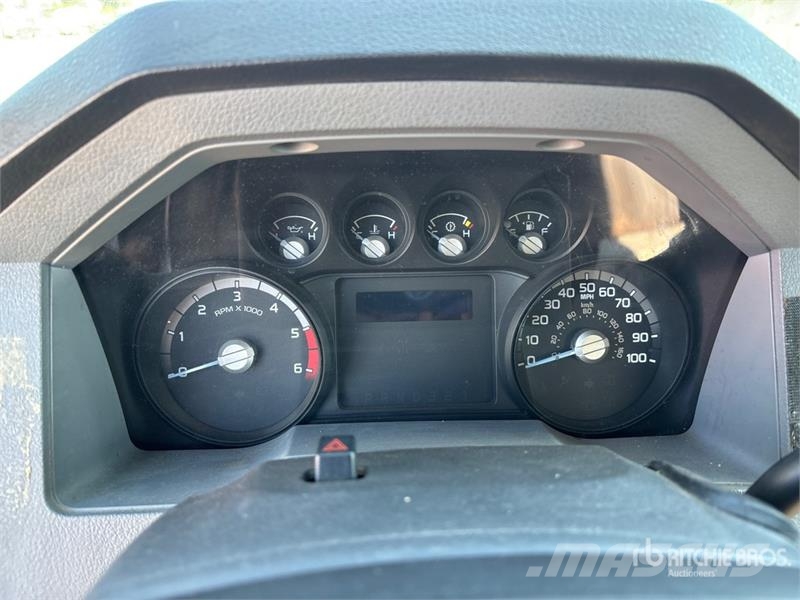 Ford F-450 المنصات الهوائية المثبتة على شاحنة