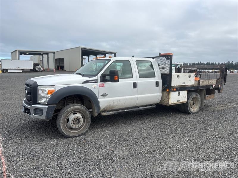 Ford F-450 平板栏板货车
