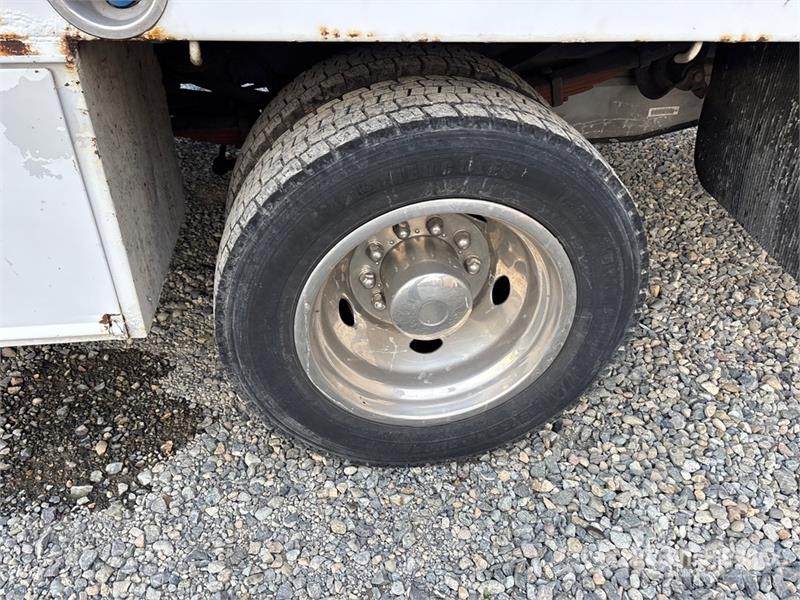Ford F-450 Platformas/izkraušana no sāniem