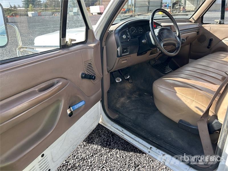 Ford F-450 Platformas/izkraušana no sāniem