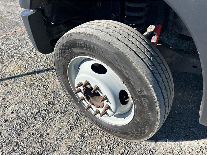 Ford F-450 Tovornjaki s kesonom/platojem