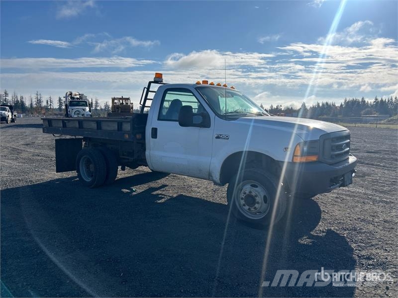 Ford F-450 Pašizgāzējs