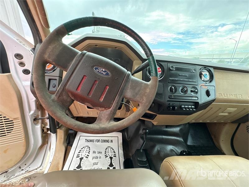 Ford F-450 Platós / Ponyvás teherautók