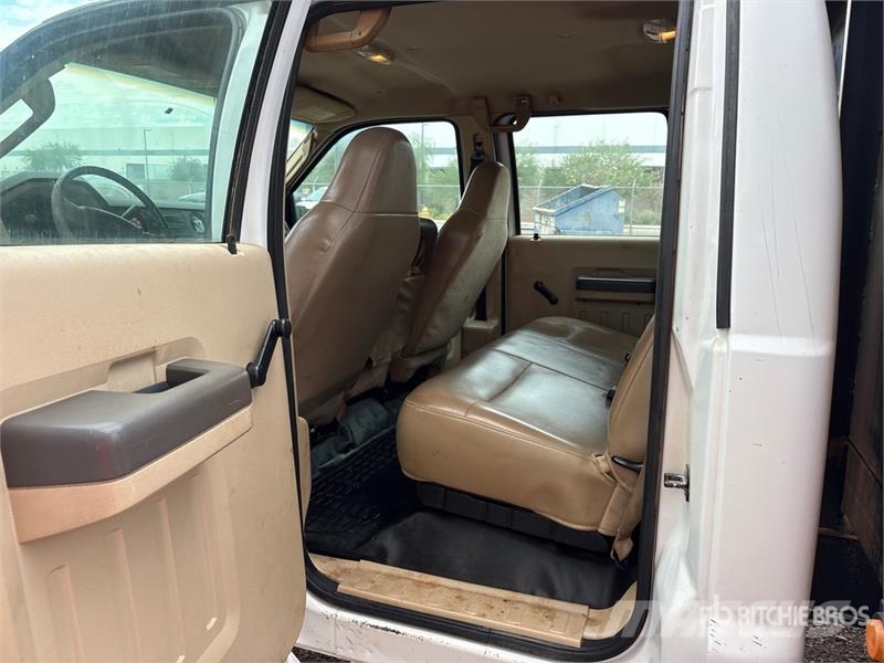 Ford F-450 Platós / Ponyvás teherautók