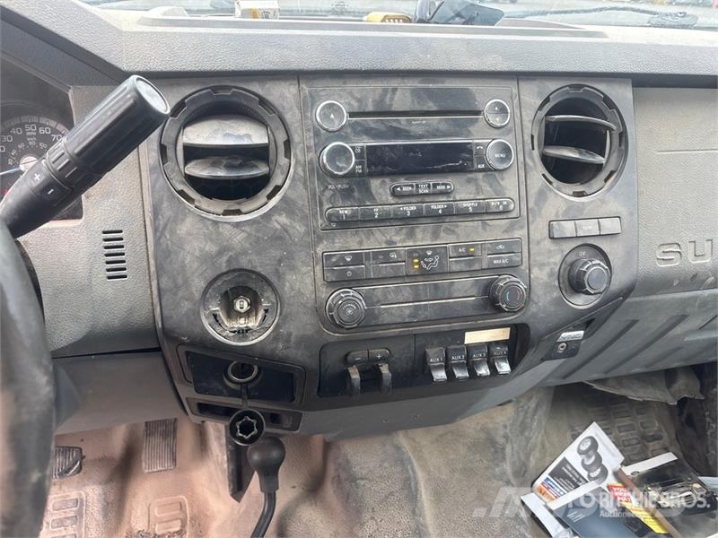 Ford F-450 平板栏板货车