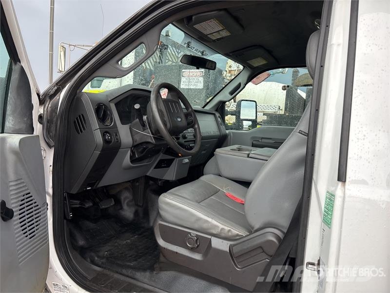 Ford F-450 皮卡.傳統半斗卡車/側卸板