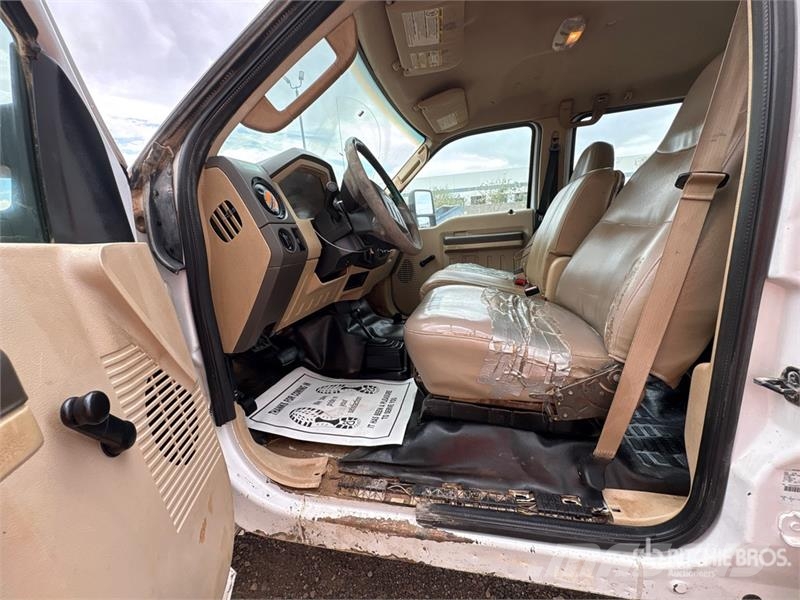Ford F-450 Platós / Ponyvás teherautók