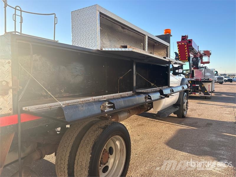 Ford F-450 Platformas/izkraušana no sāniem