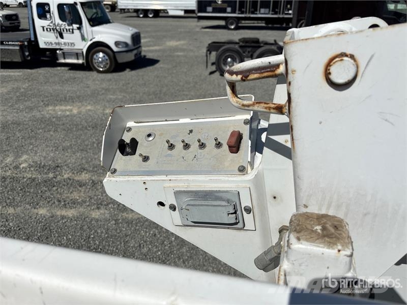 Ford F-450 المنصات الهوائية المثبتة على شاحنة