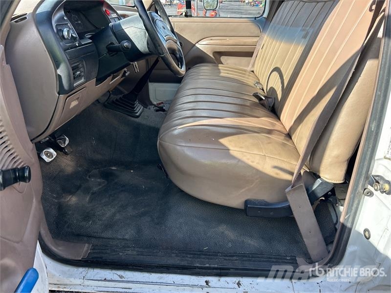 Ford F-450 Platformas/izkraušana no sāniem