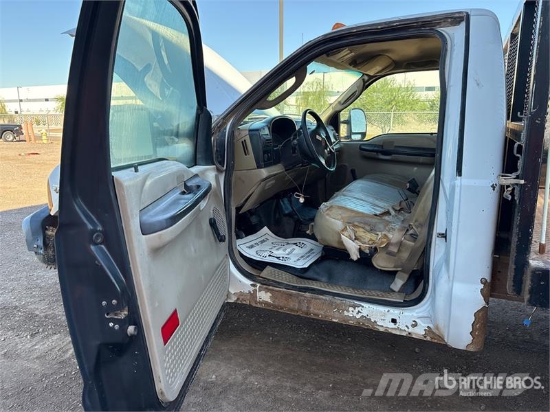 Ford F-450 Platformas/izkraušana no sāniem