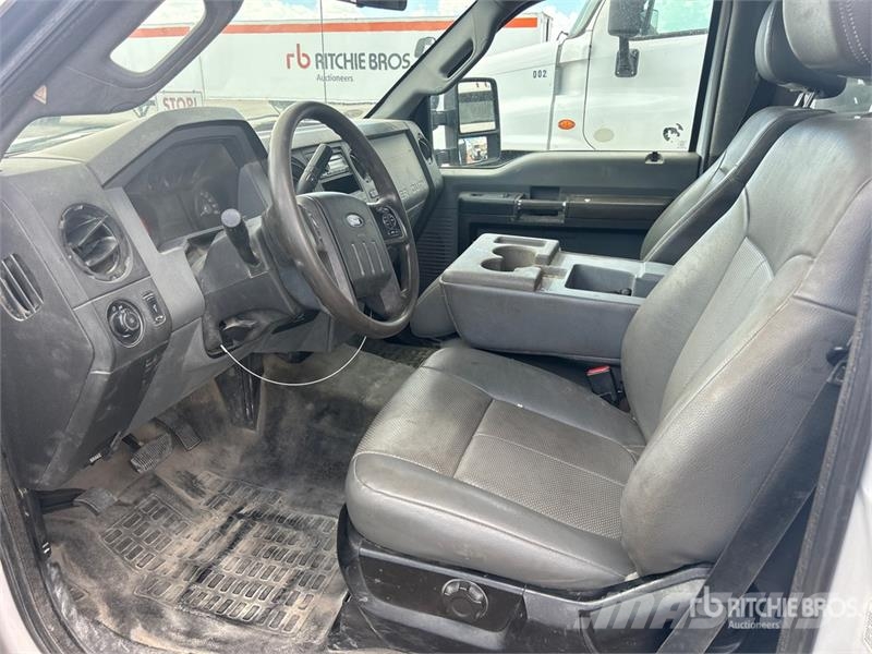 Ford F-450 Camion plateau