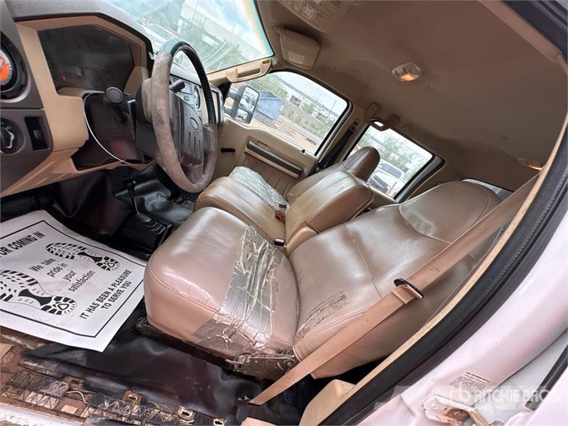 Ford F-450 Platós / Ponyvás teherautók