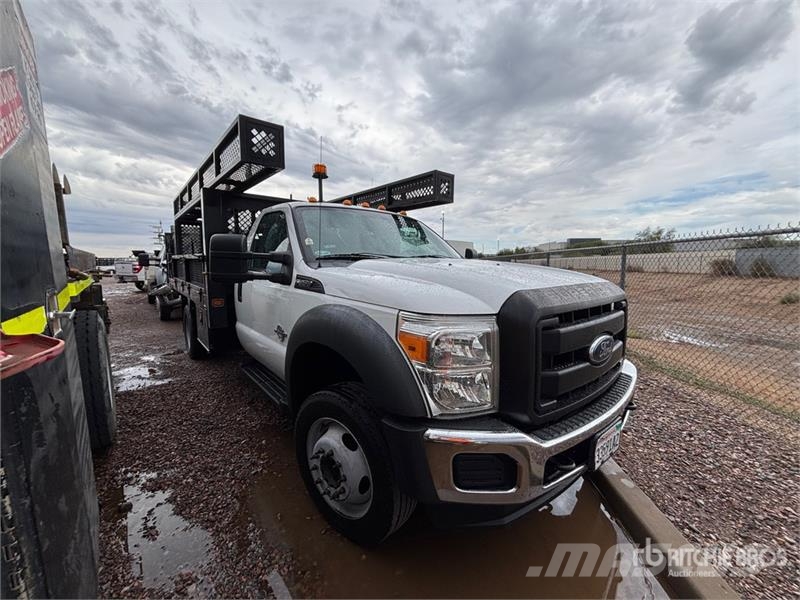 Ford F-450 皮卡.傳統半斗卡車/側卸板