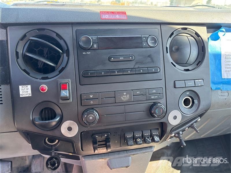 Ford F-450 المنصات الهوائية المثبتة على شاحنة