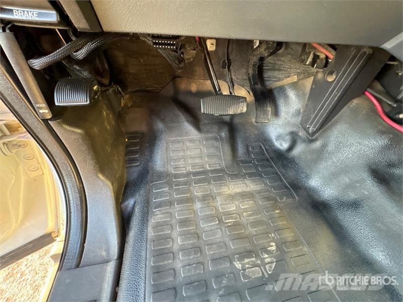 Ford F-450 Platformas/izkraušana no sāniem