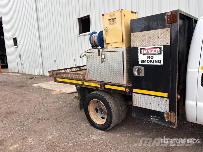 Ford F-450 Platós / Ponyvás teherautók