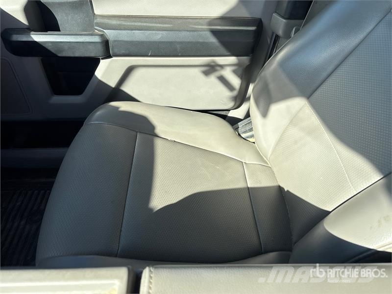 Ford F-450 Flakbilar
