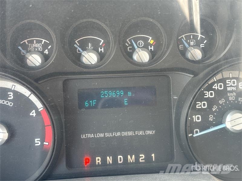 Ford F-450 شاحنات مسطحة/مفصلية الجوانب