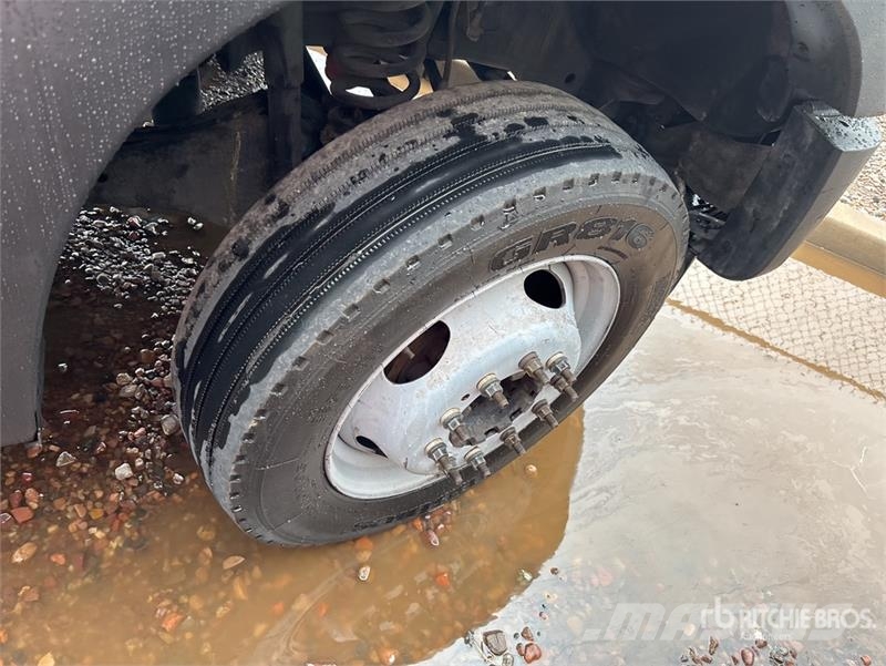 Ford F-450 皮卡.傳統半斗卡車/側卸板