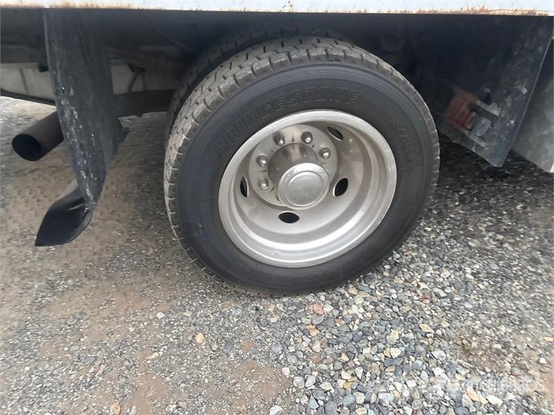 Ford F-450 Tovornjaki s kesonom/platojem