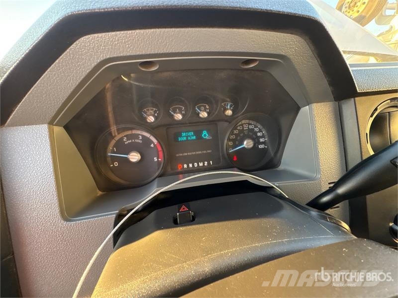 Ford F-450 Platformas/izkraušana no sāniem