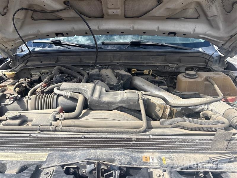 Ford F-450 شاحنات مسطحة/مفصلية الجوانب