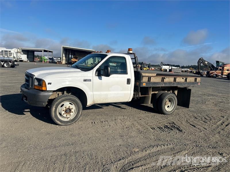 Ford F-450 Pašizgāzējs