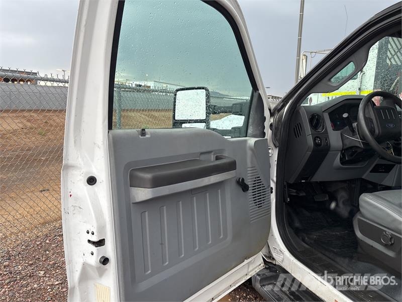 Ford F-450 皮卡.傳統半斗卡車/側卸板