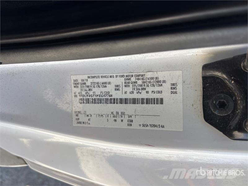 Ford F-450 플랫베드/드롭사이드 트럭