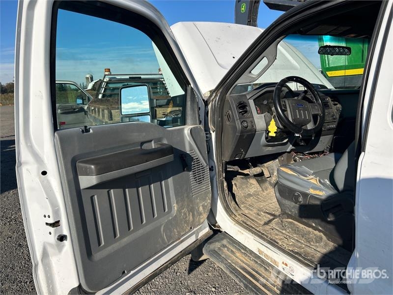 Ford F-450 Pašizgāzējs