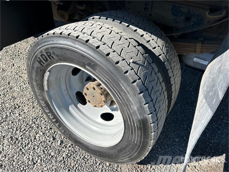 Ford F-450 Tovornjaki s kesonom/platojem
