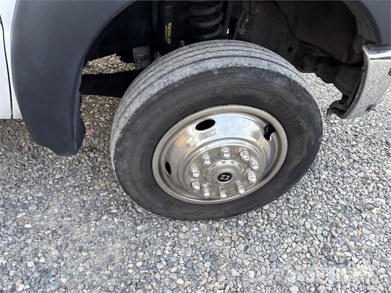 Ford F-450 Platformas/izkraušana no sāniem