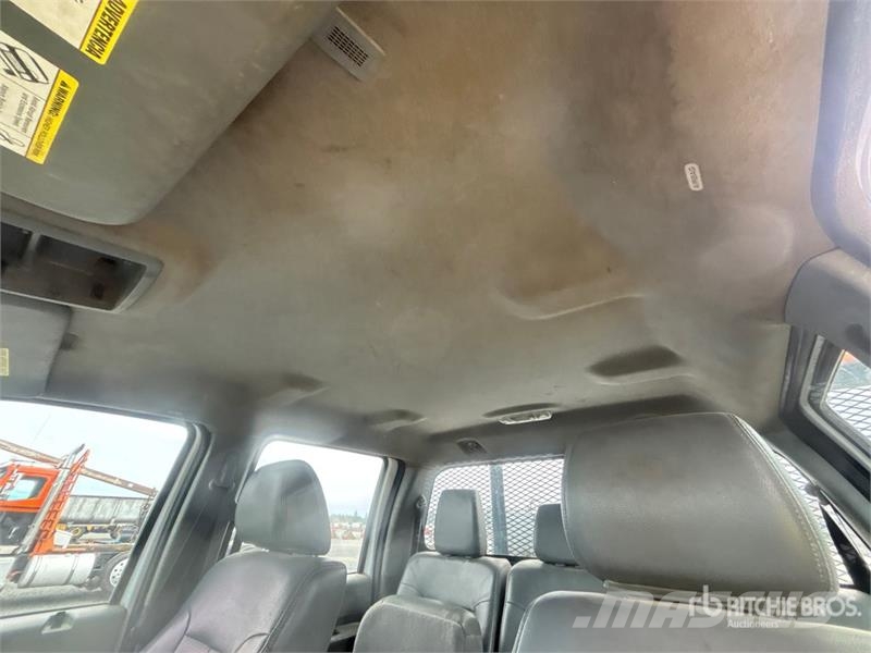 Ford F-450 平板栏板货车