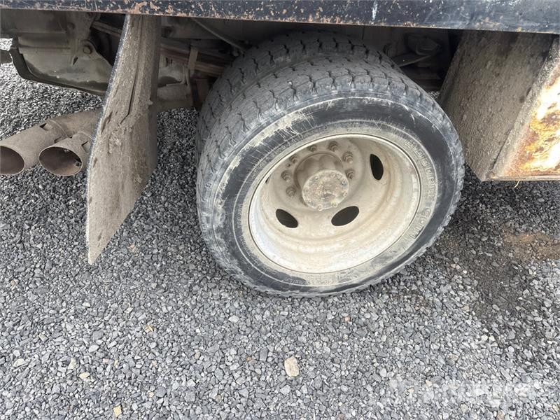 Ford F-450 平板栏板货车