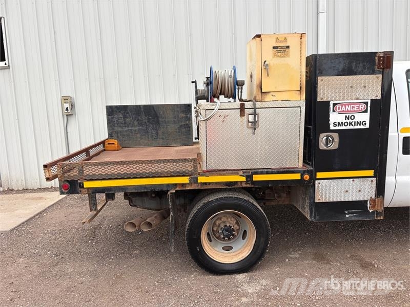 Ford F-450 Platós / Ponyvás teherautók