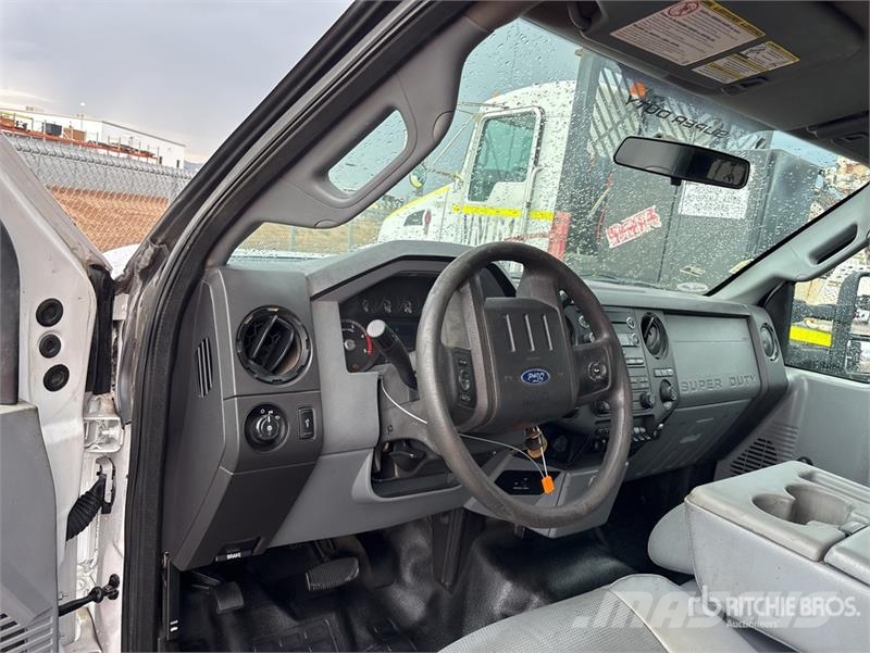 Ford F-450 皮卡.傳統半斗卡車/側卸板