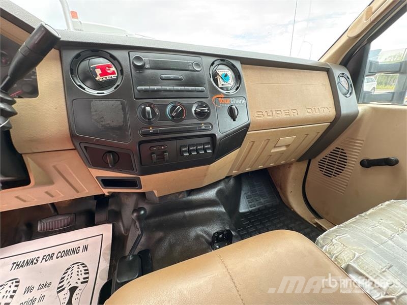 Ford F-450 Platós / Ponyvás teherautók
