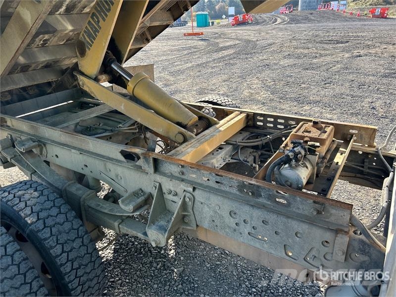 Ford F-450 Pašizgāzējs