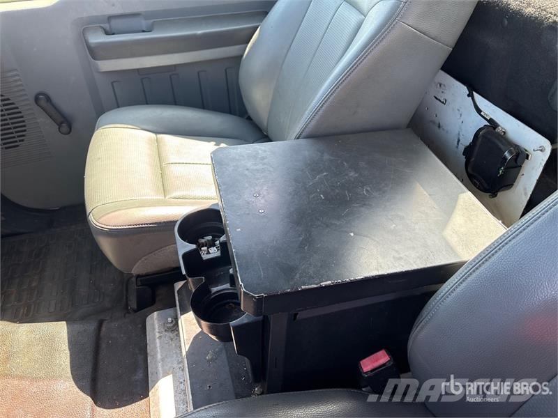 Ford F-450 المنصات الهوائية المثبتة على شاحنة