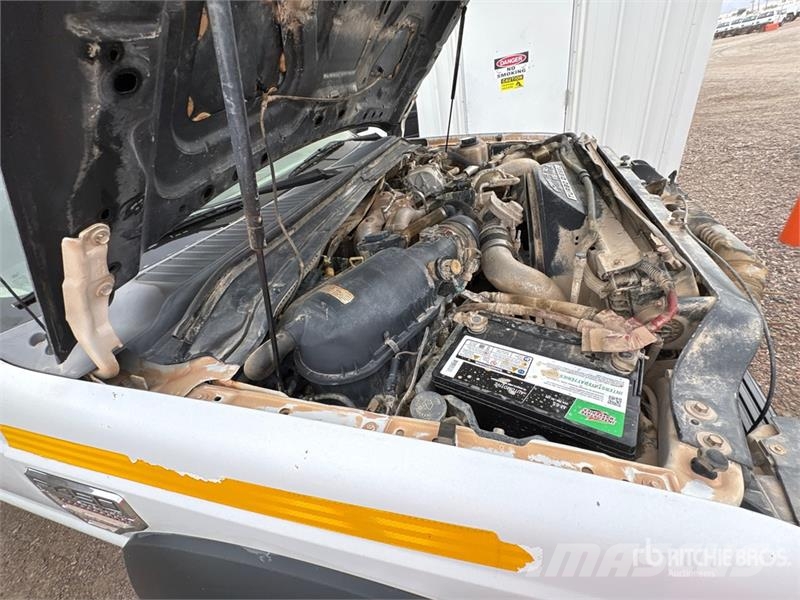 Ford F-450 Platós / Ponyvás teherautók
