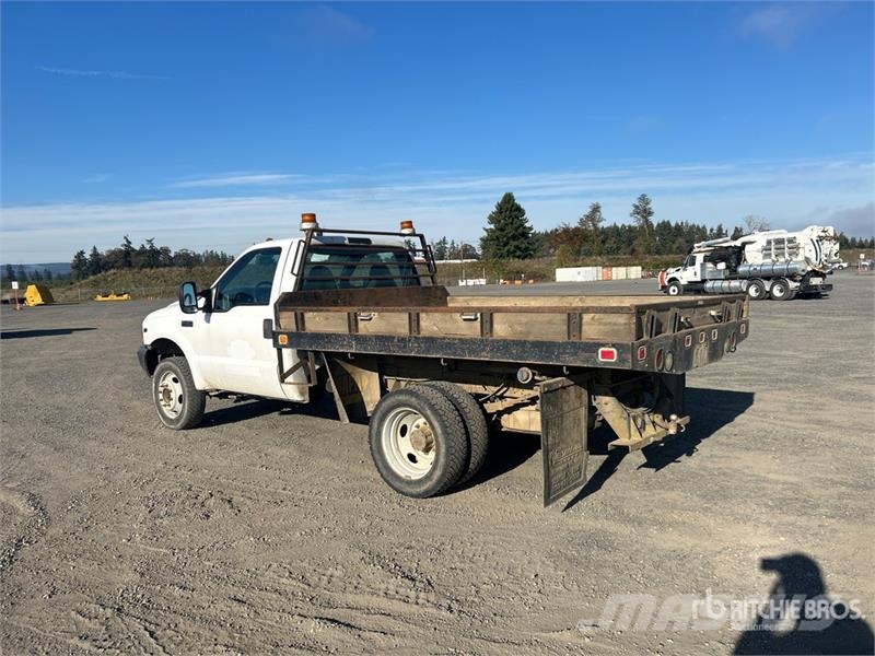 Ford F-450 Pašizgāzējs