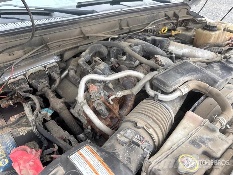 Ford F-450 平板栏板货车