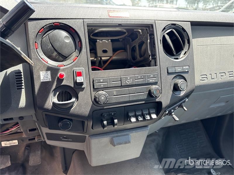 Ford F-450 المنصات الهوائية المثبتة على شاحنة