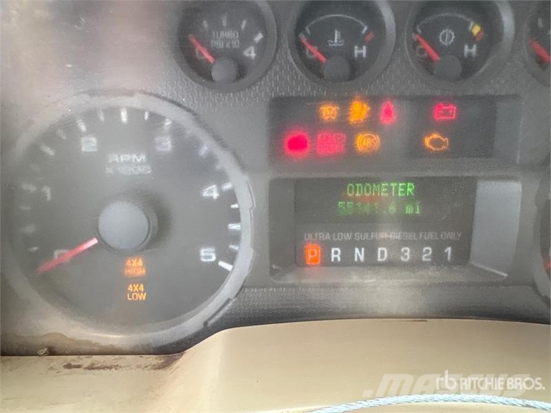 Ford F-450 Platós / Ponyvás teherautók