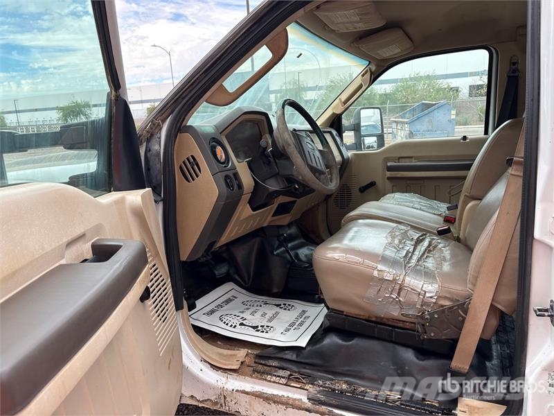 Ford F-450 Platós / Ponyvás teherautók
