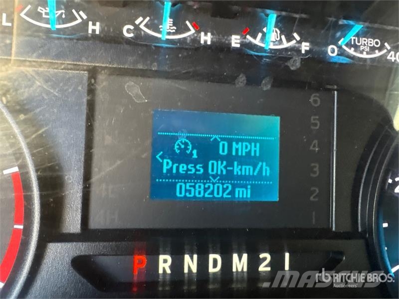 Ford F-450 플랫베드/드롭사이드 트럭