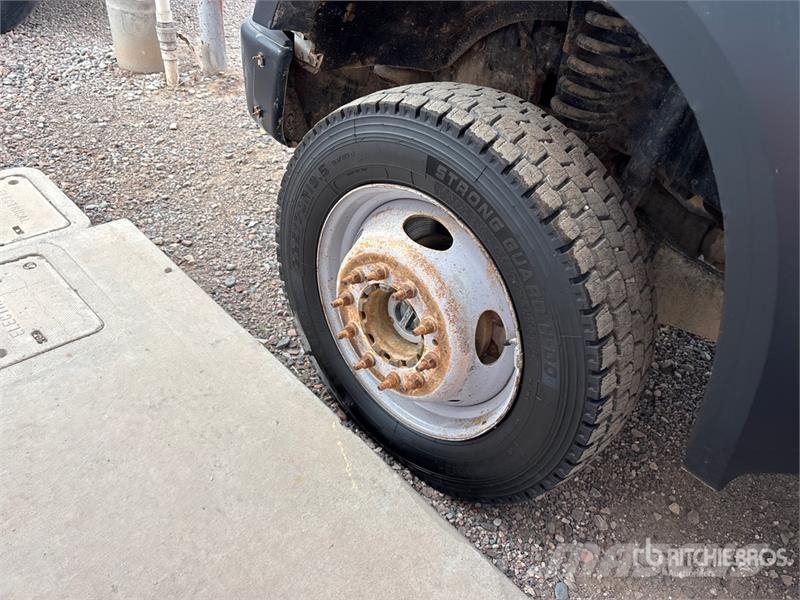 Ford F-450 Platós / Ponyvás teherautók